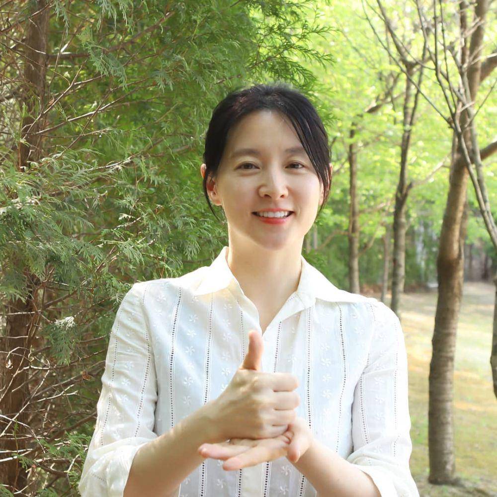 Lee Young Ae (instagram.com/leeyoungae0824)
