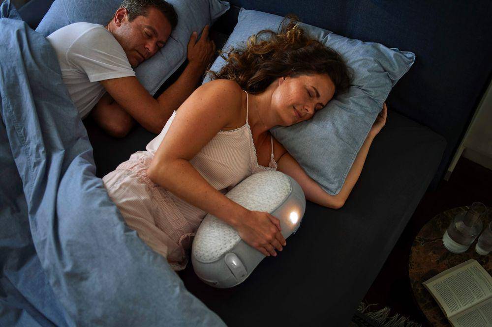 ilustrasi tidur kiri (unsplash.com/Sonmox Sleep)