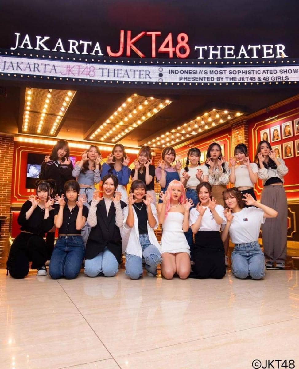 Member JKT48 dan NMB48 (instagram.com/jkt48)