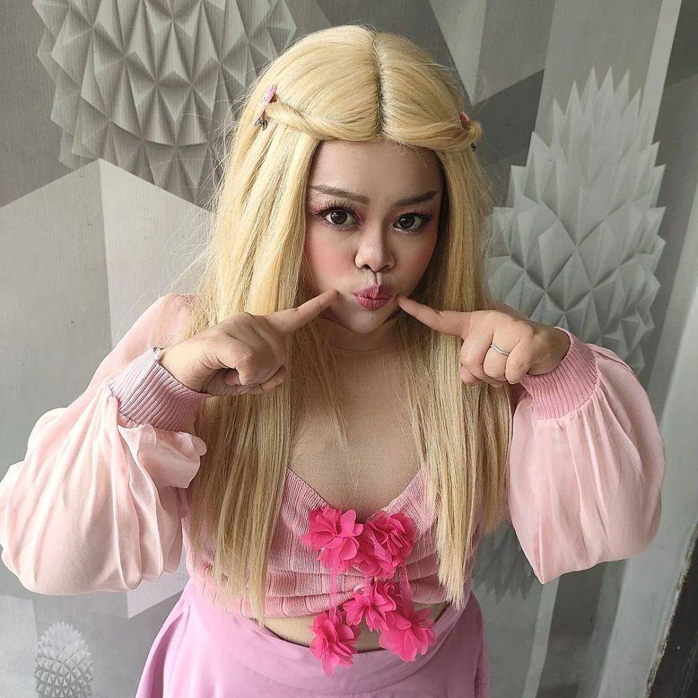 Potret Kekeyi cosplay Barbie. (instagram.com/rahmawatikekeyiputricantikka23)