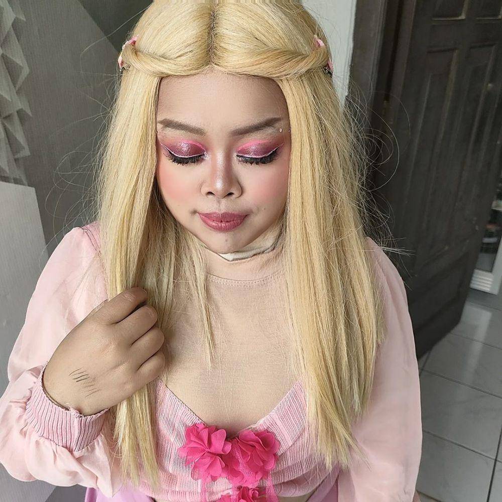 Potret Kekeyi cosplay Barbie. (instagram.com/rahmawatikekeyiputricantikka23)