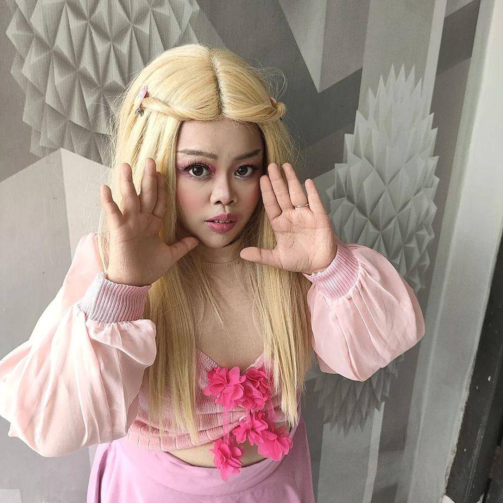 Potret Kekeyi cosplay Barbie. (instagram.com/rahmawatikekeyiputricantikka23)