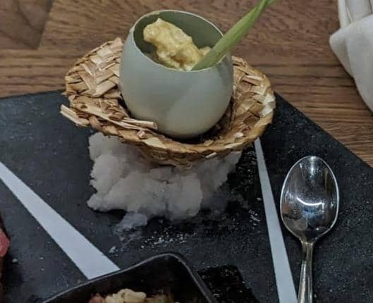 potret makanan disajikan menggunakan cangkang telur (reddit.com/user/jgraham6)