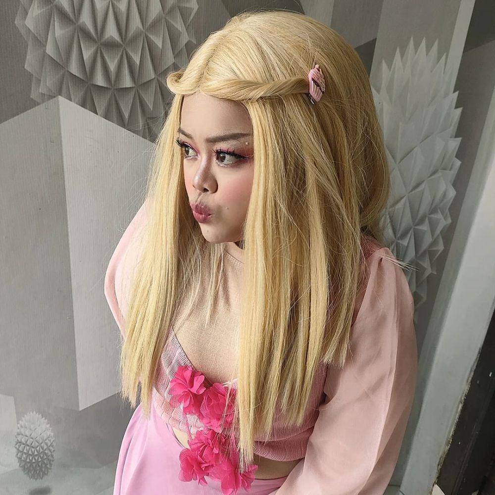 Potret Kekeyi cosplay Barbie. (instagram.com/rahmawatikekeyiputricantikka23)