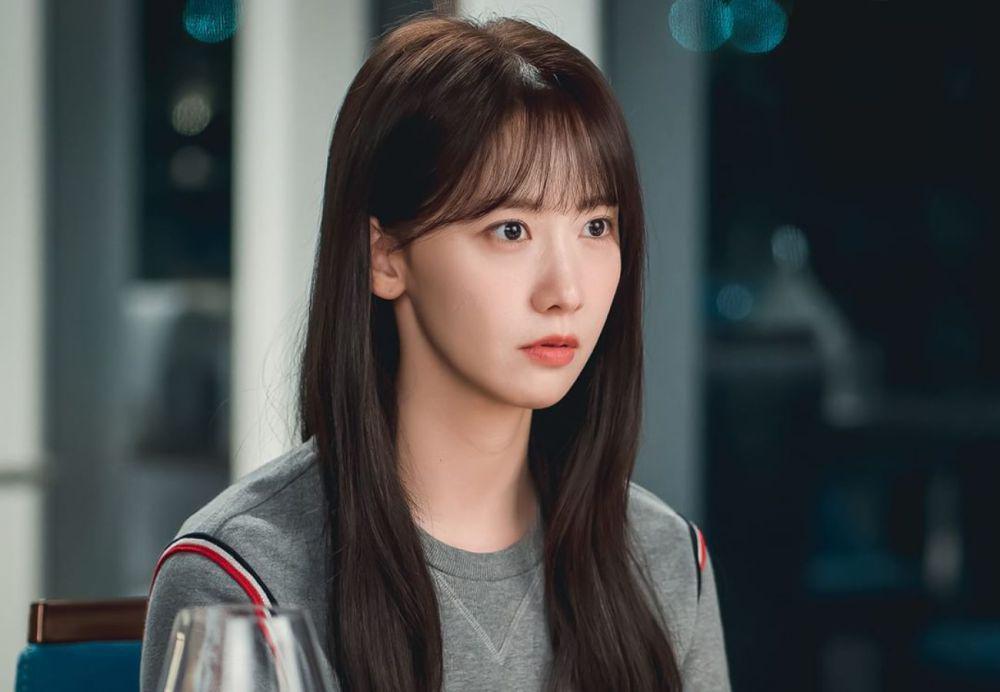 10 Harga Baju Santai Yoona di King the Land, Harganya yang Gak Santai
