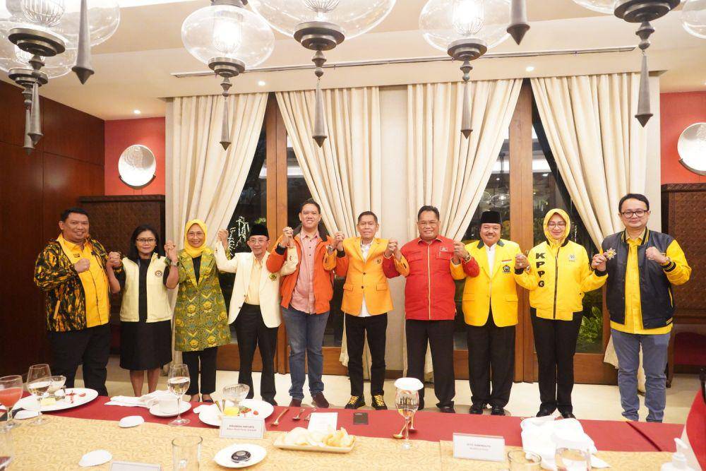 Dalam pertemuan dengan Airlangga, banyak arahan dan strategi yang dibagikan Ketum Golkar itu kepada seluruh pimpinan ormas yang dimiliki partai bernomor urut 4 di Pemilu 2024 ini. (Dok. Partai Golkar)