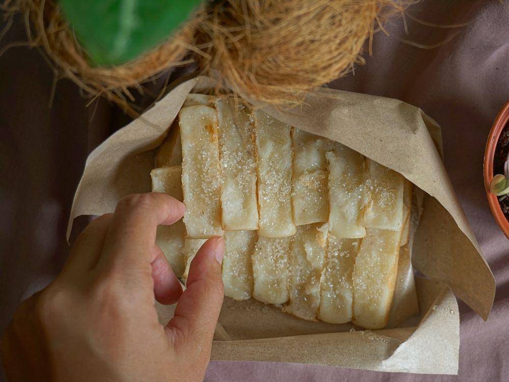 ilustrasi kue pancong tradisional (unsplash.com/Anisa Wulan Asri)
