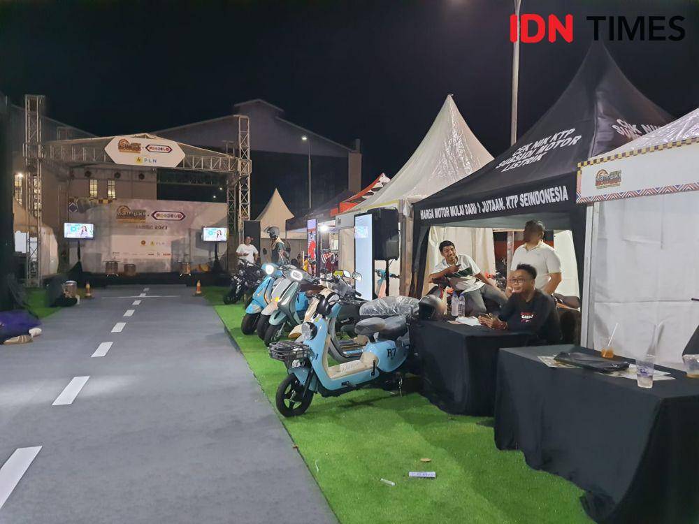 Pameran otomotif di acara Projek-D di De Tjolomadoe. (IDN Times/Larasati Rey)