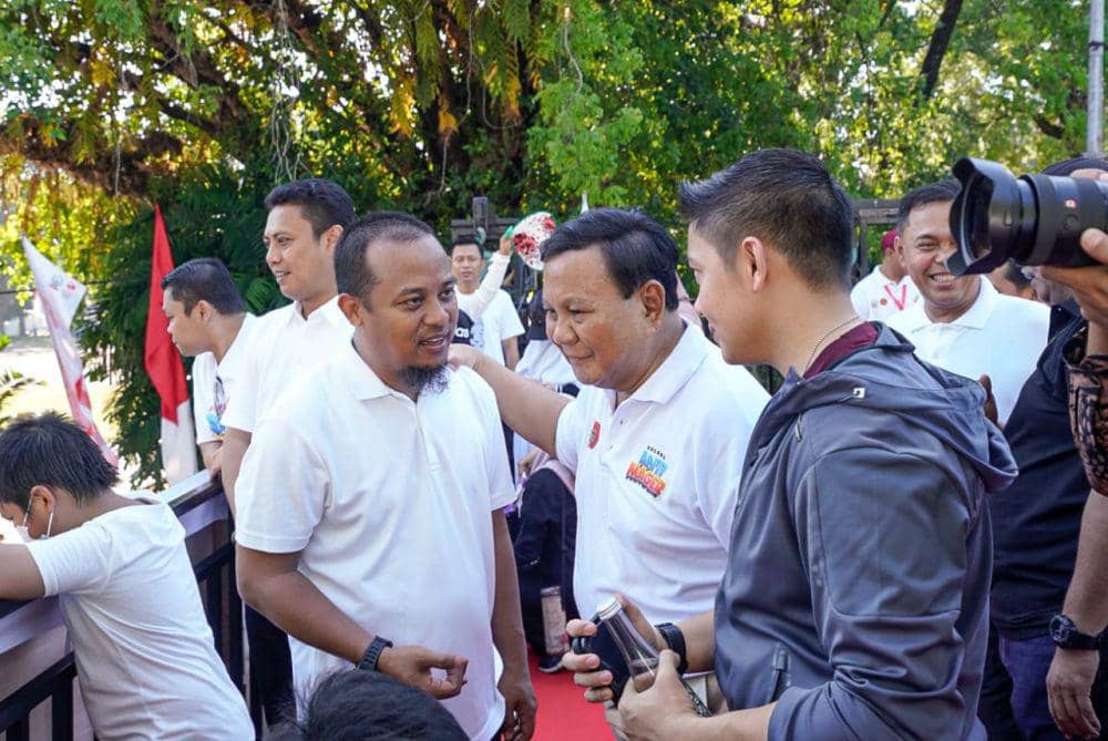 Prabowo Subianto Hadiri Jalan Sehat Anti Mager HUT ke-356 Sulsel