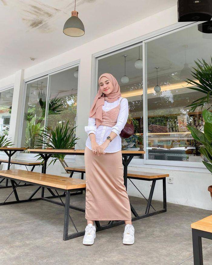 OOTD hijab rok silk (instagdam.com/sin.sr)