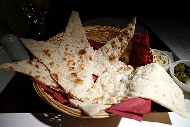 Lavash (commons.wikimedia.org/Ewan Munro)