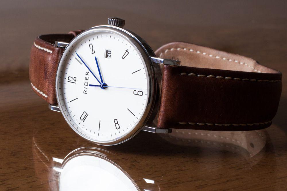 5 Model Case Jam Tangan yang Harus Kamu Tahu, Perhatikan!