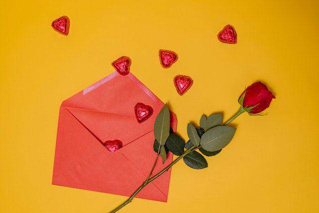 Ilustrasi surat cinta (Pexels.com/RDNE Stock project)