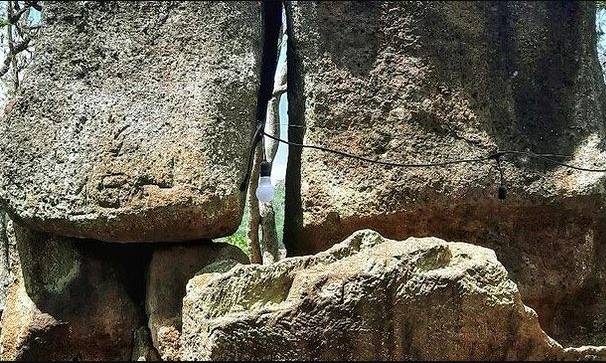 Watu Lawang Bondowoso (Foto: Instagram/area_jatim1)
