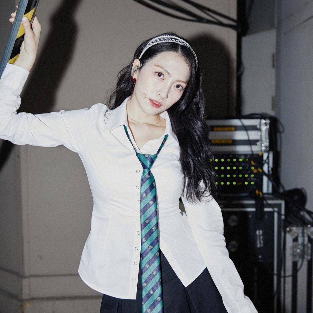 Jiyoung KARA (instagram.com/kkangjji_)