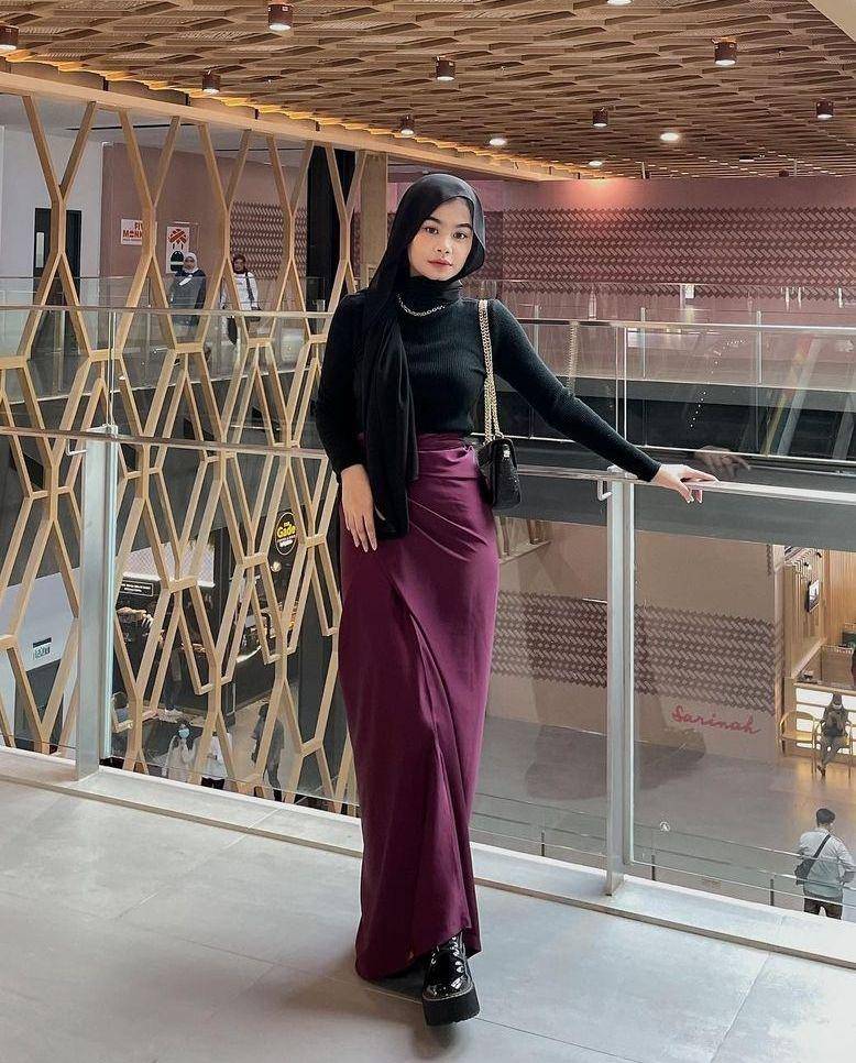 OOTD hijab rok silk (instagdam.com/nolaclr.a)