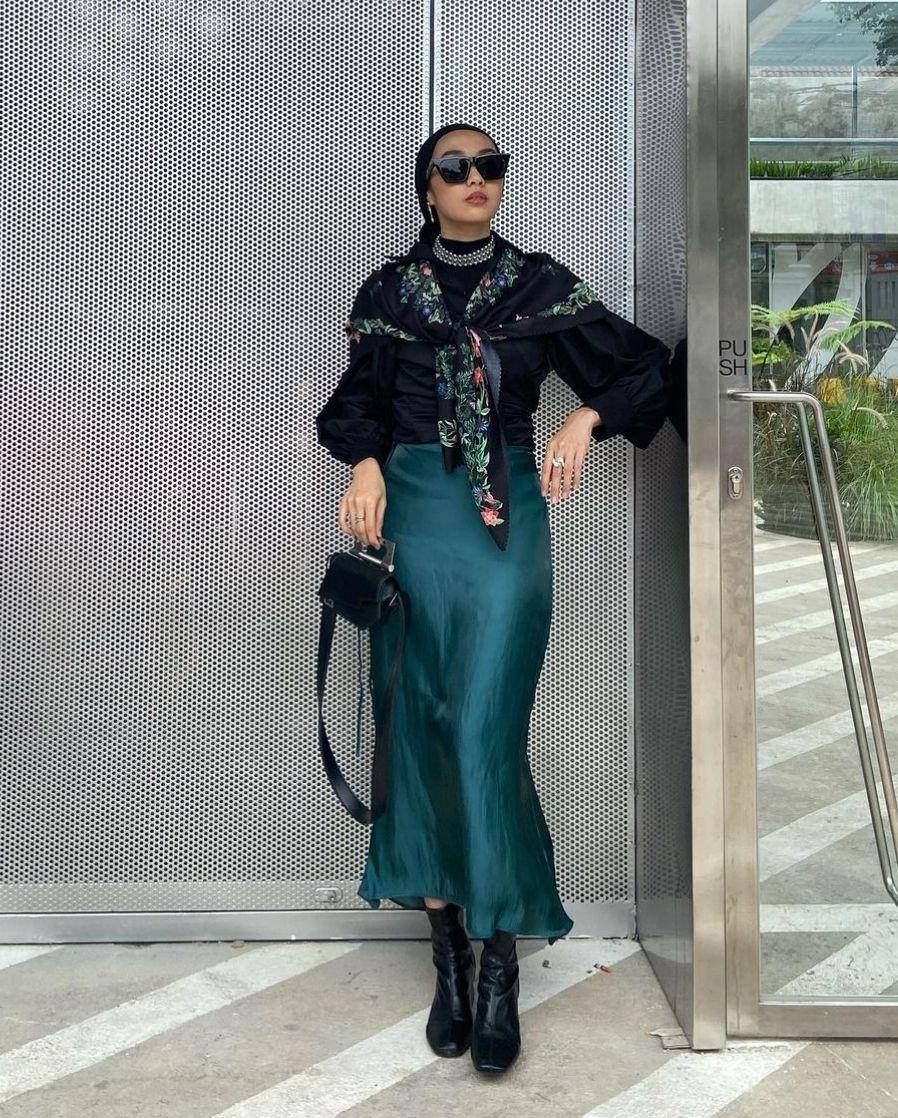 OOTD hijab rok silk (instagdam.com/s.nvta)