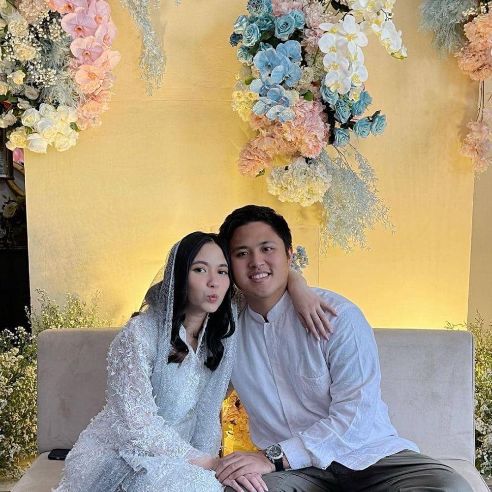 Ashilla Zee (instagram.com/zhrtiaraashilla)