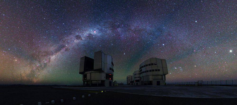 ilustrasi nightglow (Wikimedia.org/ESO)