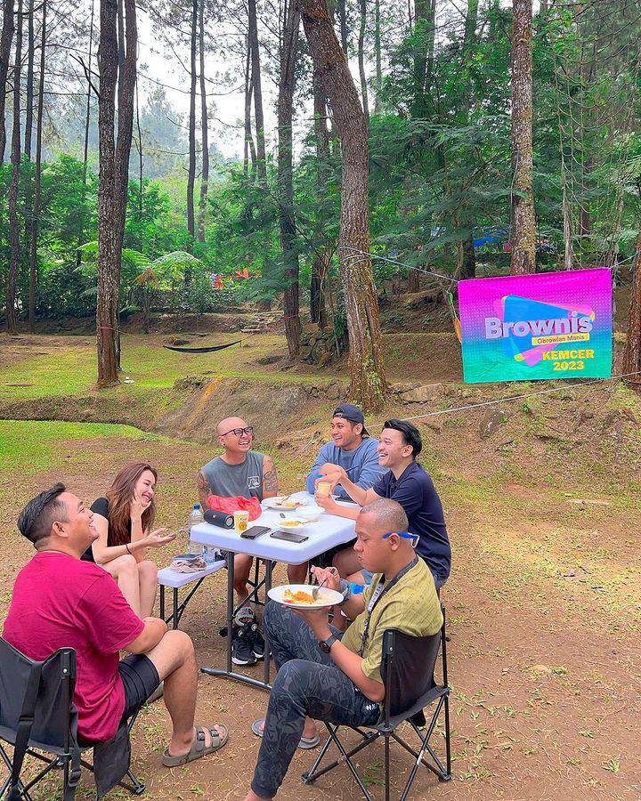 Ayu Ting Ting ikut kamping (Instagram.com/ayutingting92)