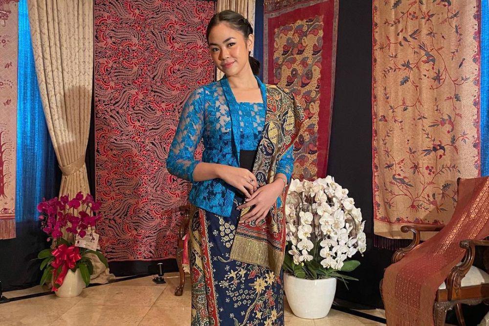 10 Gaya Busana Rania Maheswari Yamin dalam Kebaya dan Batik