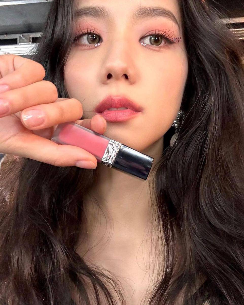 make up Jisoo BLACKPINK (instagram.com/sooyaaa__)