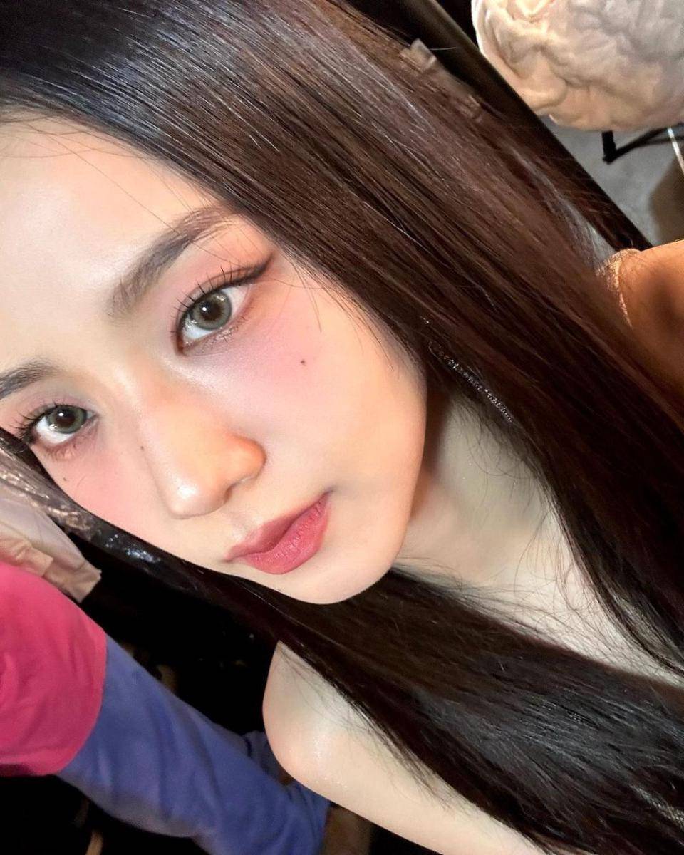 make up Jisoo BLACKPINK (instagram.com/sooyaaa__)