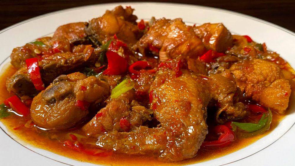 ilustrasi tumis ayam pedas manis (YouTube.com/CHECHE KITCHEN)