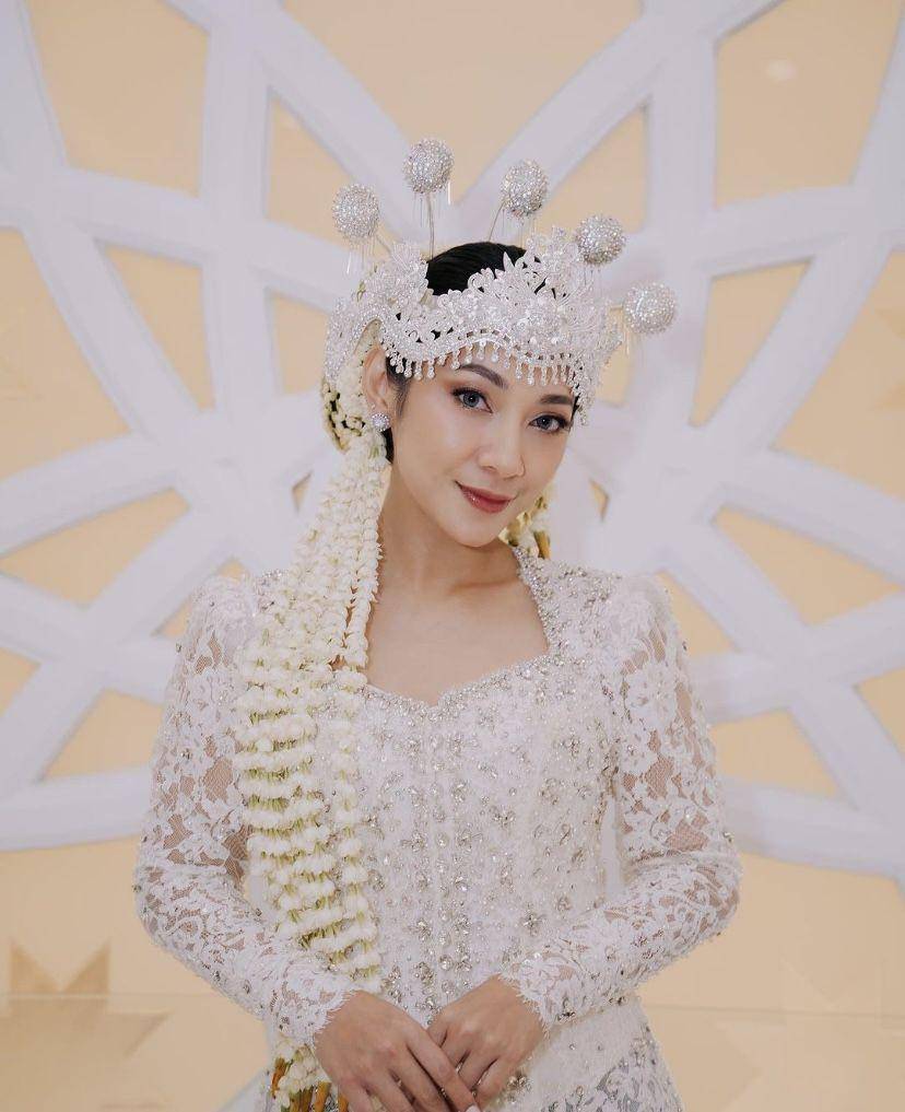 potret akad nikah Dinda Kirana dan Jonathan Frizzy (Instagram.com/dindakirana.s)