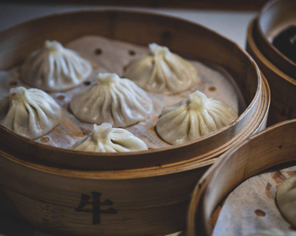 ilustrasi mengukus dimsum (unsplash.com/Bao Menglong)