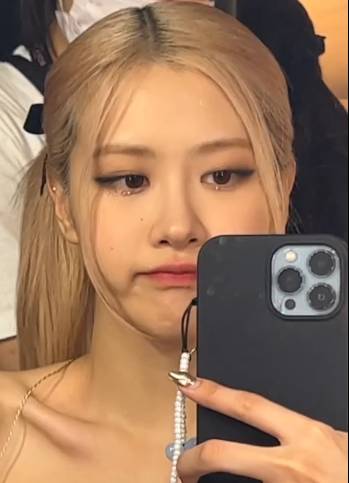make up Rose BLACKPINK (instagram.com/roses_are_rosie)