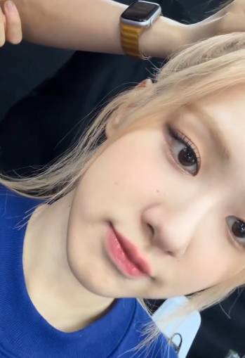 make up Rose BLACKPINK (instagram.com/roses_are_rosie)