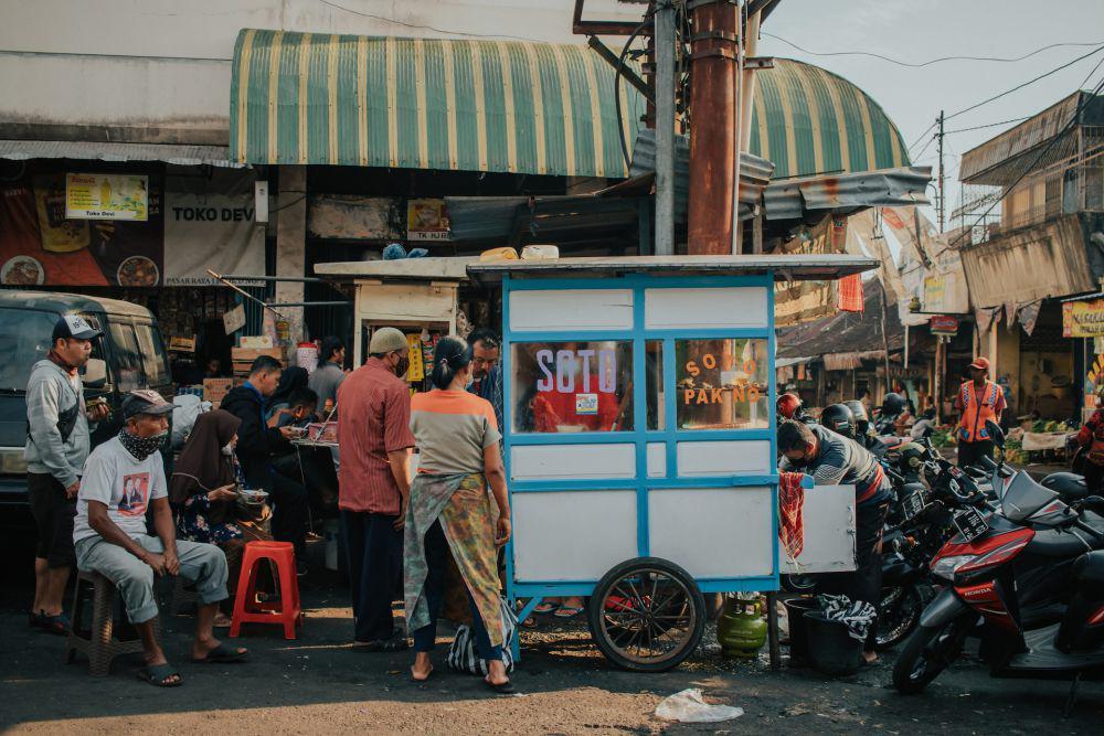 5 Tips Mencari Kuliner Lokal saat Traveling, Jangan Asal!