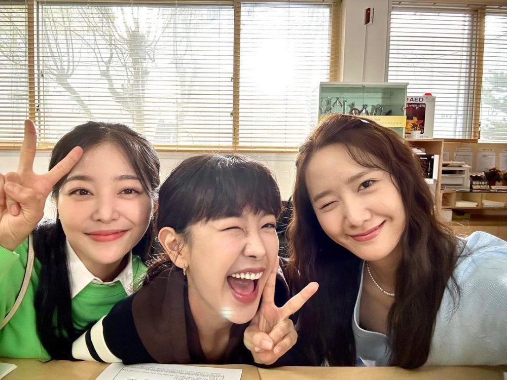 8 Potret Kekompakan Cheon Sa Rang dan Bestie di King the Land