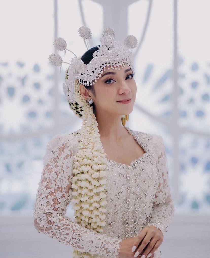 potret akad nikah Dinda Kirana dan Jonathan Frizzy (Instagram.com/dindakirana.s)