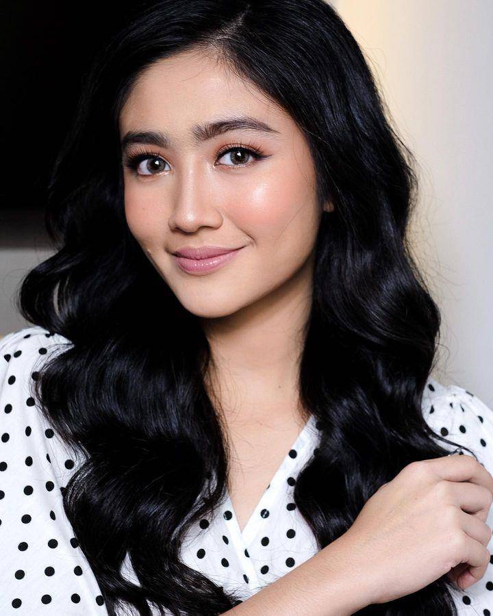 gaya rambut wajah oval (instagram.com/febbyrastanty)