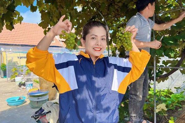 Pendapatan YouTuber Shanty Jual Makanan Indonesia di China