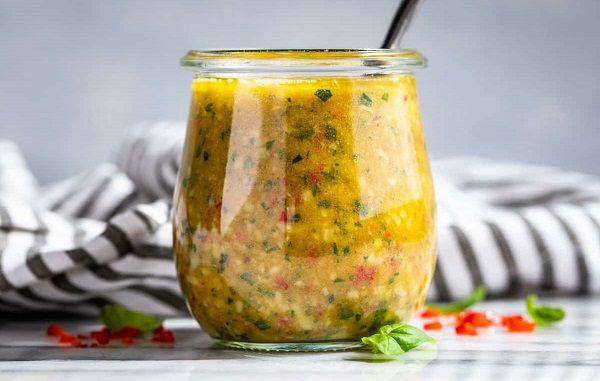 Homemade Italian dressing (getinspiredeveryday.com)