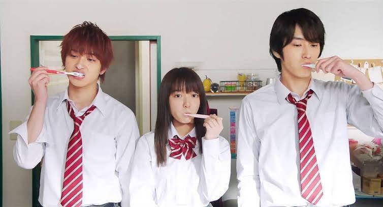 cuplikan film L♥DK: Two Loves Under One Roof (2019) (mydramalist.com)