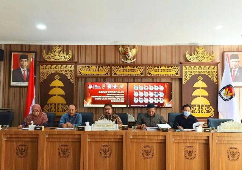 Rapat Koordinasi Penyampaian Hasil Akhir Verifikasi Administrasi Dokumen persyaratan bakal calon anggota DPD dan Bakal Calon Anggota DPRD Provinsi. (Dok. KPU Lampung).