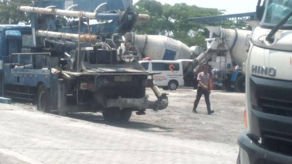 Sopir Truk Molen di Madiun Tewas di Dalam Tangki