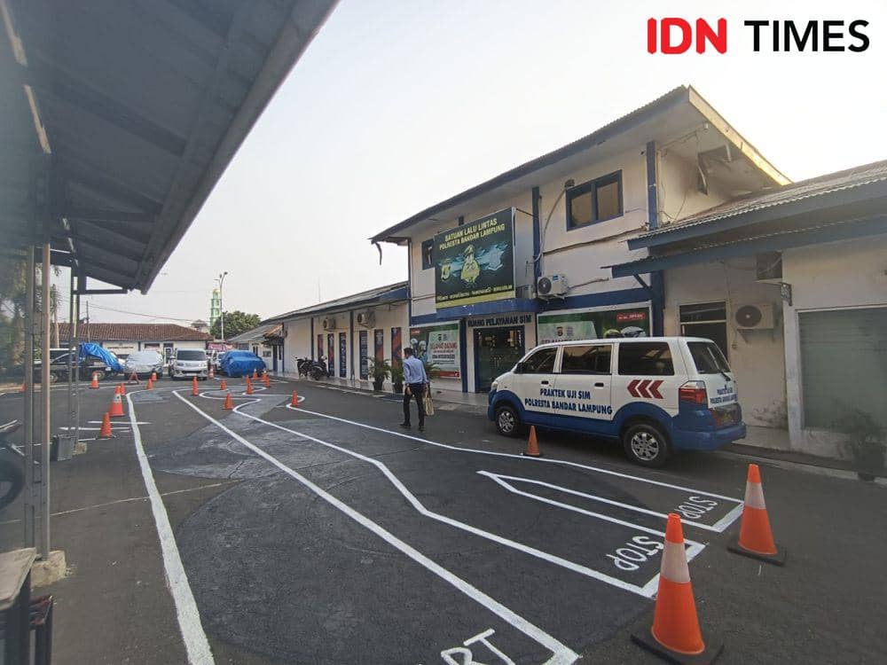 Penampakan perlintasan ujian praktik SIM C Satlantas Polresta Bandar Lampung. (IDN Times/Tama Yudha Wiguna).
