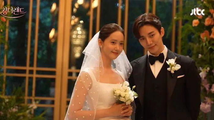 7 Potret Pernikahan Yoona dan Lee Junho di King the Land, Bak Nyata!