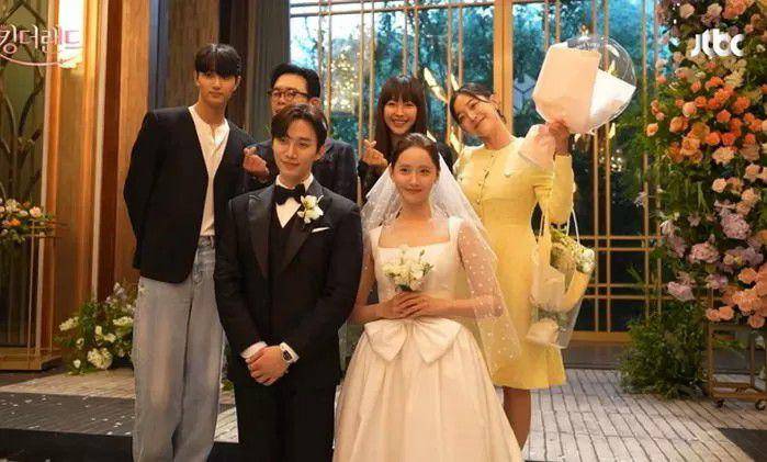 pernikahan Yoona dan Lee Junho di King the Land (dok. JTBC/King the Land)