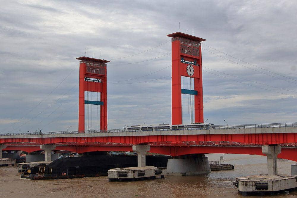 ilustrasi Jembatan Ampera, Palembang (wikimedia.org/Herusutimbul)