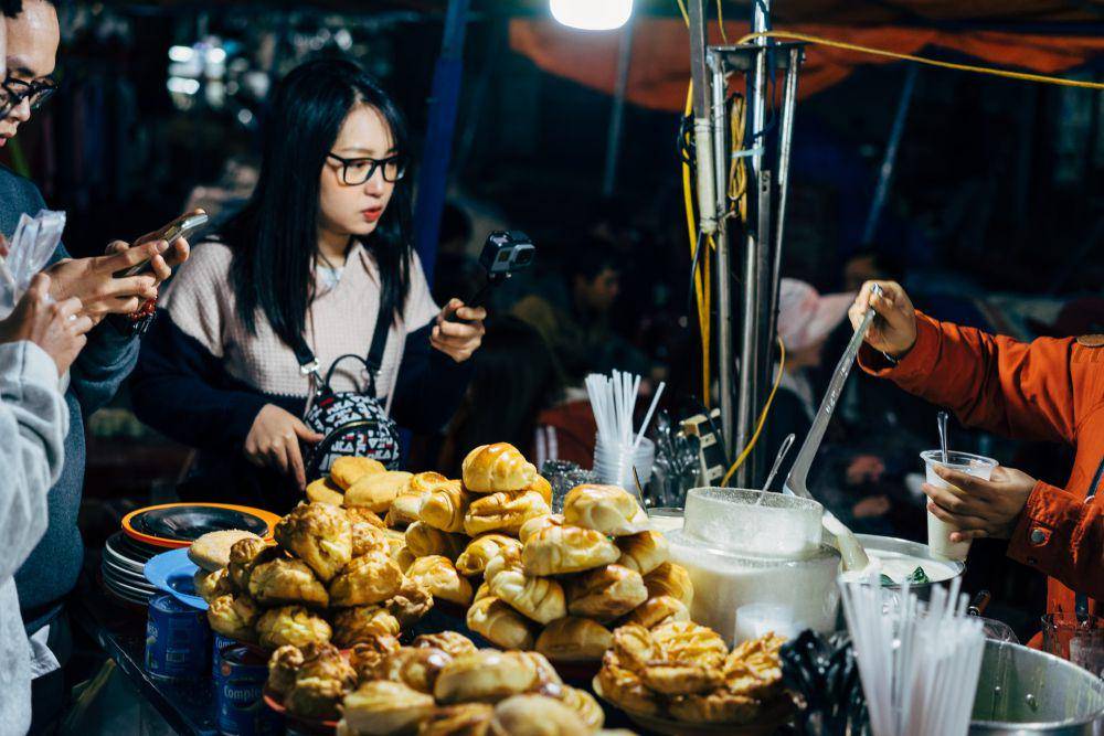 Ilustrasi food blogger (unsplash.com/Markus Winkler)