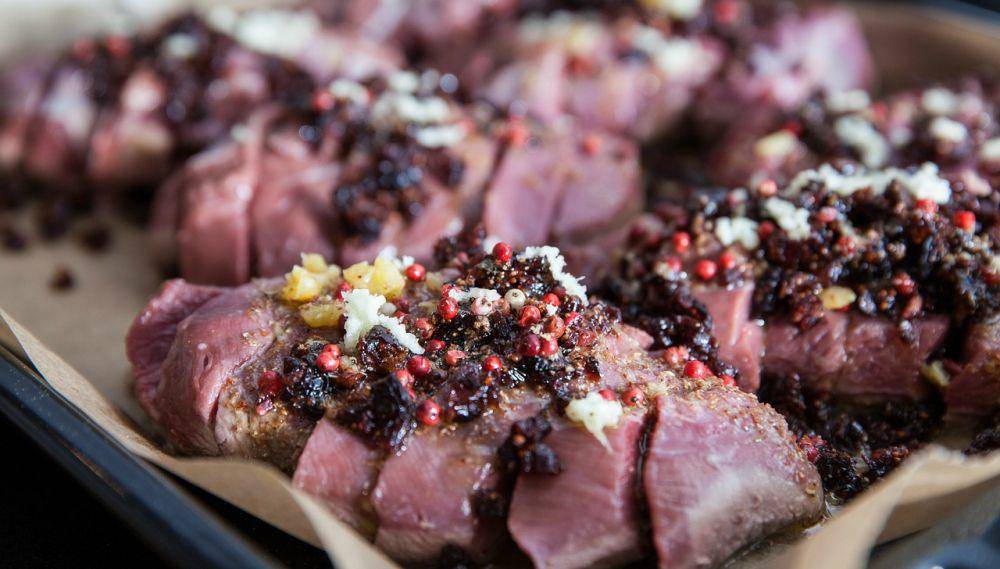 Memasak daging bebek (pixabay.com/GeneMa)