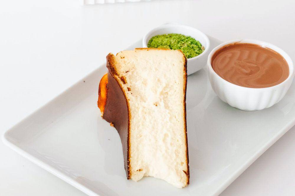 Creamy yogurt cake (pexels.com/Amine)
