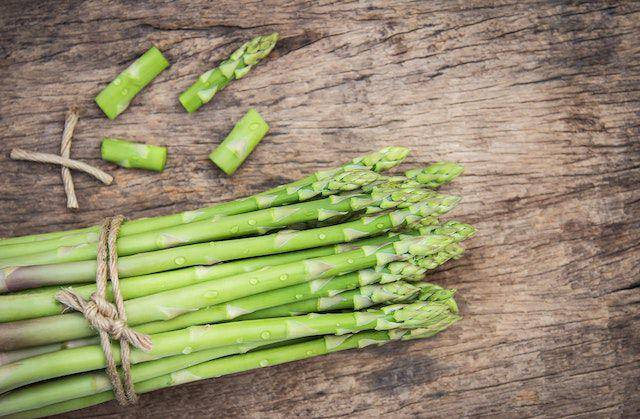 ilustrasi asparagus (pexels.com/Aphiwat  chuangchoem)