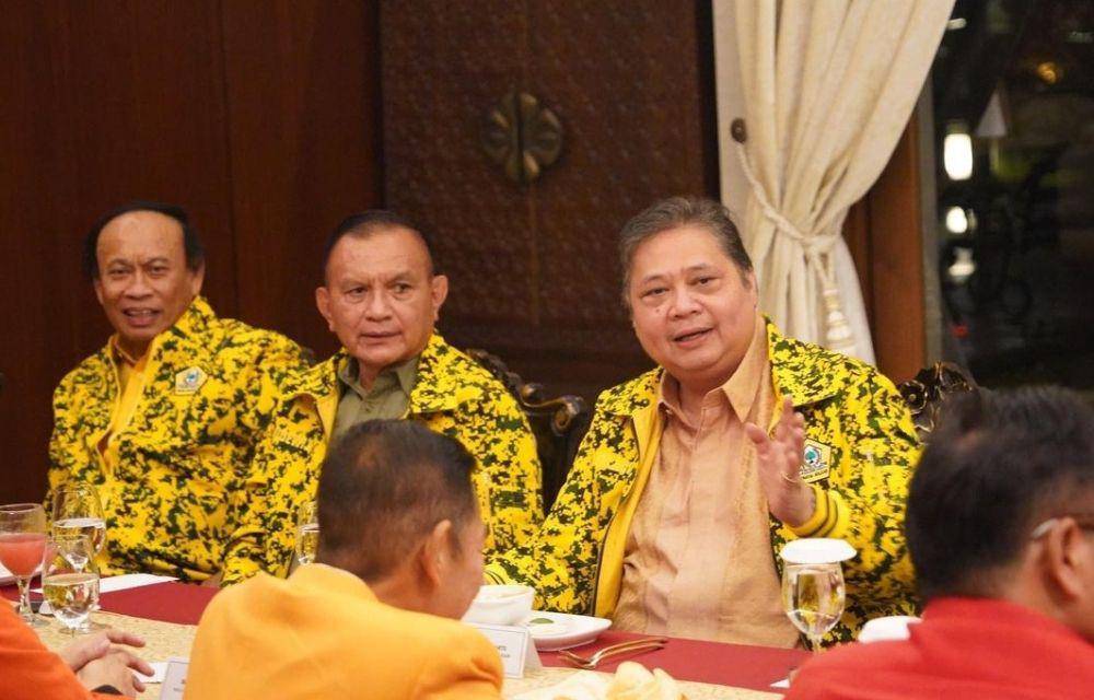 Ketua Umum Partai Golkar, Airlangga Hartarto ketika bersilaturahmi dengan pimpinan ormas pendiri dan ormas sayap di Plataran pada Minggu, 6 Agustus 2023. (www.instagram.com/@golkar.indonesia)